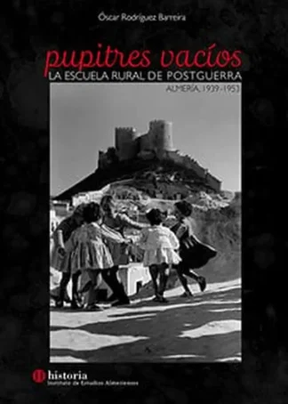 PUPITRES VACIOS ESCUELA RURAL POSTGUE F4